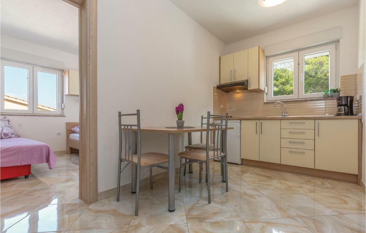 Beautiful Apartment In Krvavica With Kitchen 外观 照片